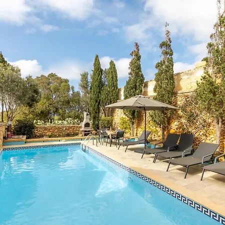 Dionisia Gozitan And Pool Gozo - Happy *