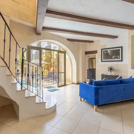 Dionisia Gozitan And Pool Gozo - Happy *