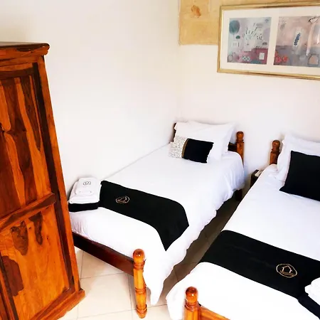 Dionisia Gozitan And Pool Gozo - Happy