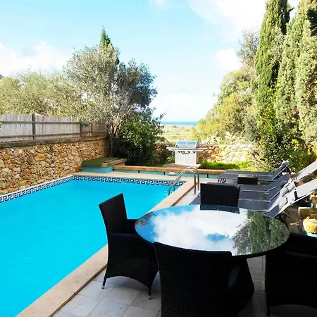 Dionisia Gozitan And Pool Gozo - Happy Ghammar