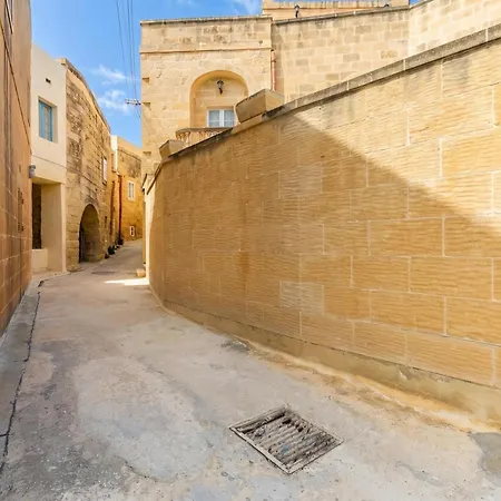 Dionisia Gozitan And Pool - Happy بيت للعطل *