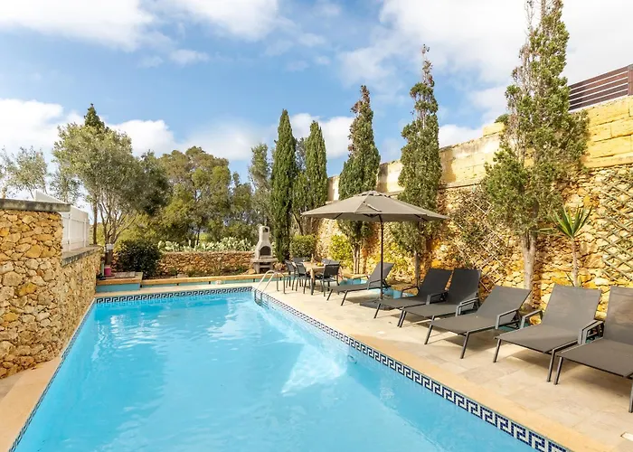 Dionisia Gozitan And Pool - Happy *