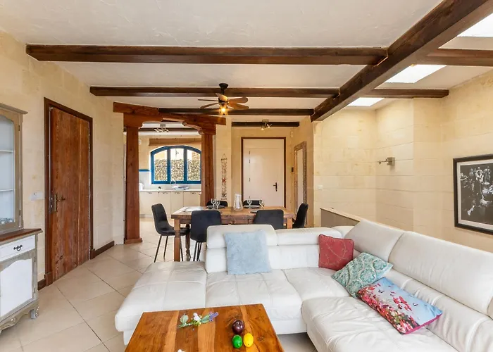 Dionisia Gozitan And Pool - Happy Vakantiehuis *