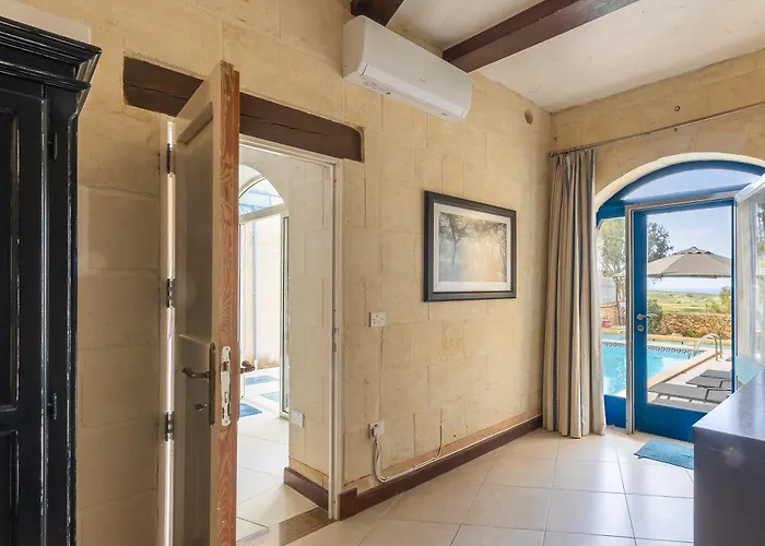 Dionisia Gozitan And Pool - Happy * Ghammar